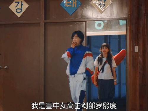 女的打架吃瓜图片,围观群众纷纷“吃瓜”现场