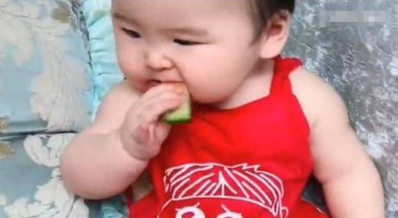 吃瓜爸爸教儿子