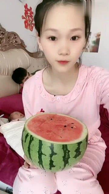 月子可吃瓜吗,瓜类食物的适宜与否探讨