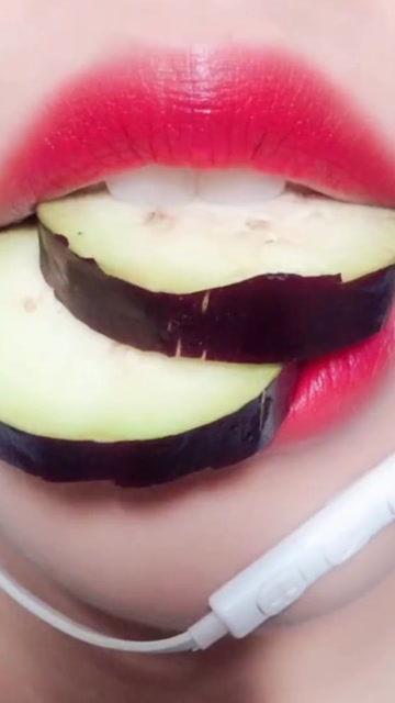 茄子小姐姐吃瓜,茄子小姐姐的瓜田奇遇记