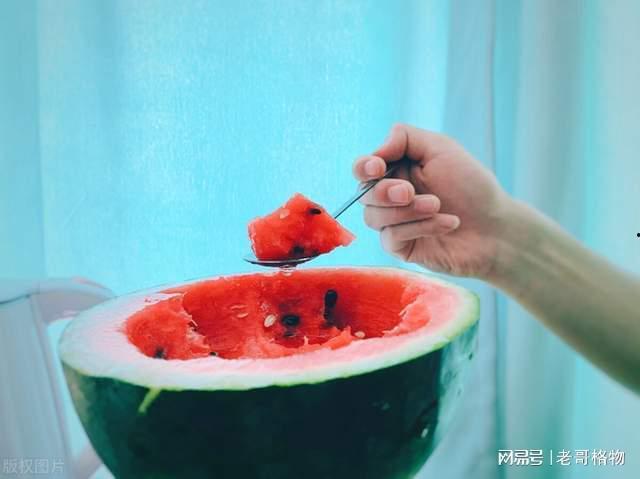 在线围观吃瓜,吃瓜群众的狂欢盛宴